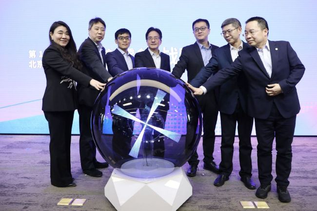 同时发布的还有“法庭抗辩”正片片段，法庭审判众人争论不休，女主一语道破夫妻 金棕榈奖得主《坠楼死亡的剖析》曝海报 8.搜索-电影网 消息 首页 新闻 视频 大片 影库 CCTV6 VIP影院 全部 电影 电视剧 影人 视频 图片 新闻 更新时间 所有 1小时内 今日内 1周内 1个月内 从资讯频道搜索 结果 180508 条 艾米·亚当斯获设计师协会奖 低胸礼服性感迷人 2014-02-24 当地时间2月22日，洛杉矶，第16届服装设计师协会奖举行颁奖典礼，艾米·亚当斯身穿低胸礼服性感亮相，当天其他到场明星还有杰瑞米·雷纳、《内布拉斯加》中饰演一对母子的琼·斯奎布和威尔·福特等。