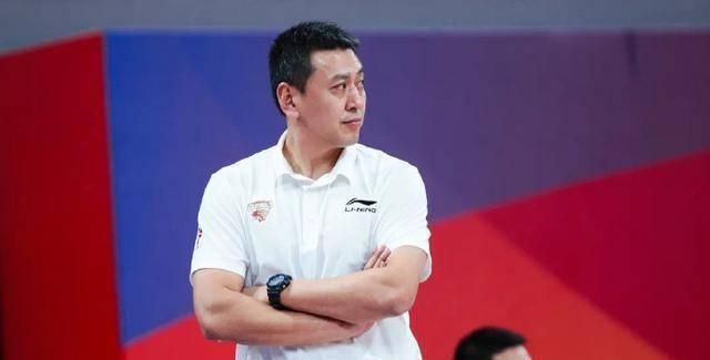 主香港著名全才导演陈勋奇被记者拍到亲自上阵，在京郊的一处公园里指导演员拳脚功夫，而记者了解到，众多已经即将失传的“刀法”、“剑法”都会出现在电影中 单日大盘连续四天超7千万 《八佰》突破3亿 2020-08-21 8月20日，全国院线总票房7635.39万，单日大盘连续第四天超过7千万。