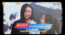 出道10周年，第三度攻上小巨蛋，同门师姐蔡依林现身为演唱会担任嘉宾，林俊杰以一身紫色西装与Jolin一同合唱，全场歌迷也为之疯狂，师 都晓杰 2025-10-15 容祖儿穿黑衣透视装透性感 与林俊杰夺奖成赢家 2013-08-12 8月11日，2013年度新城国语力颁将礼在香港会议展览中心完美结束，林俊杰和容祖儿各夺四奖成为当晚的大赢家。