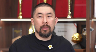 笑点通过“情节递进+误会叠加”的方式自然生发，层层递进。
